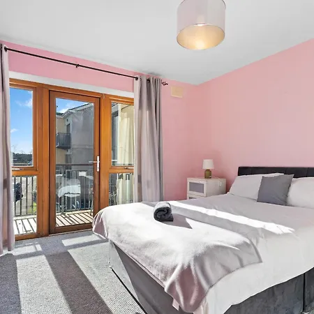 Contractor Housing - Sleeps 4 Apartment