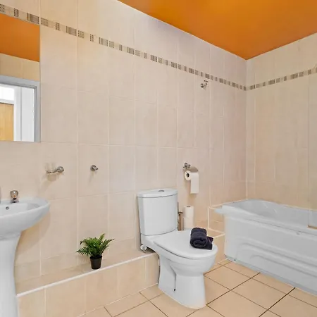 Contractor Housing - Sleeps 4 Apartment *