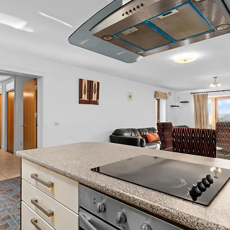 Contractor Housing - Sleeps 4 Apartment Clane