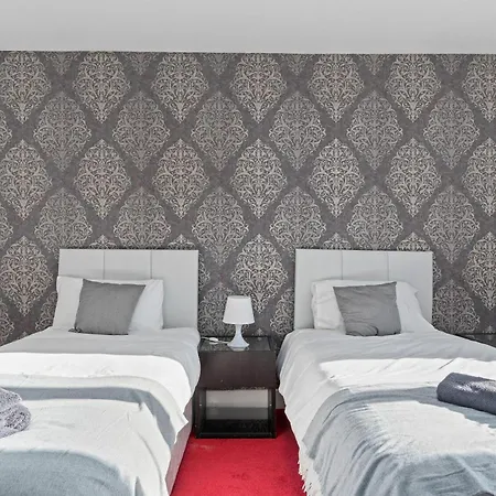 Apartment Contractor Housing - Sleeps 4 Clane