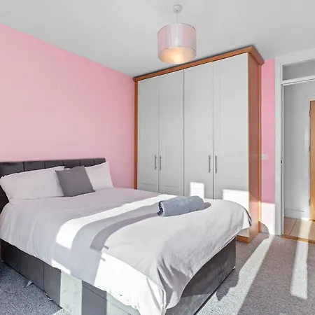 Apartment Contractor Housing - Sleeps 4 *